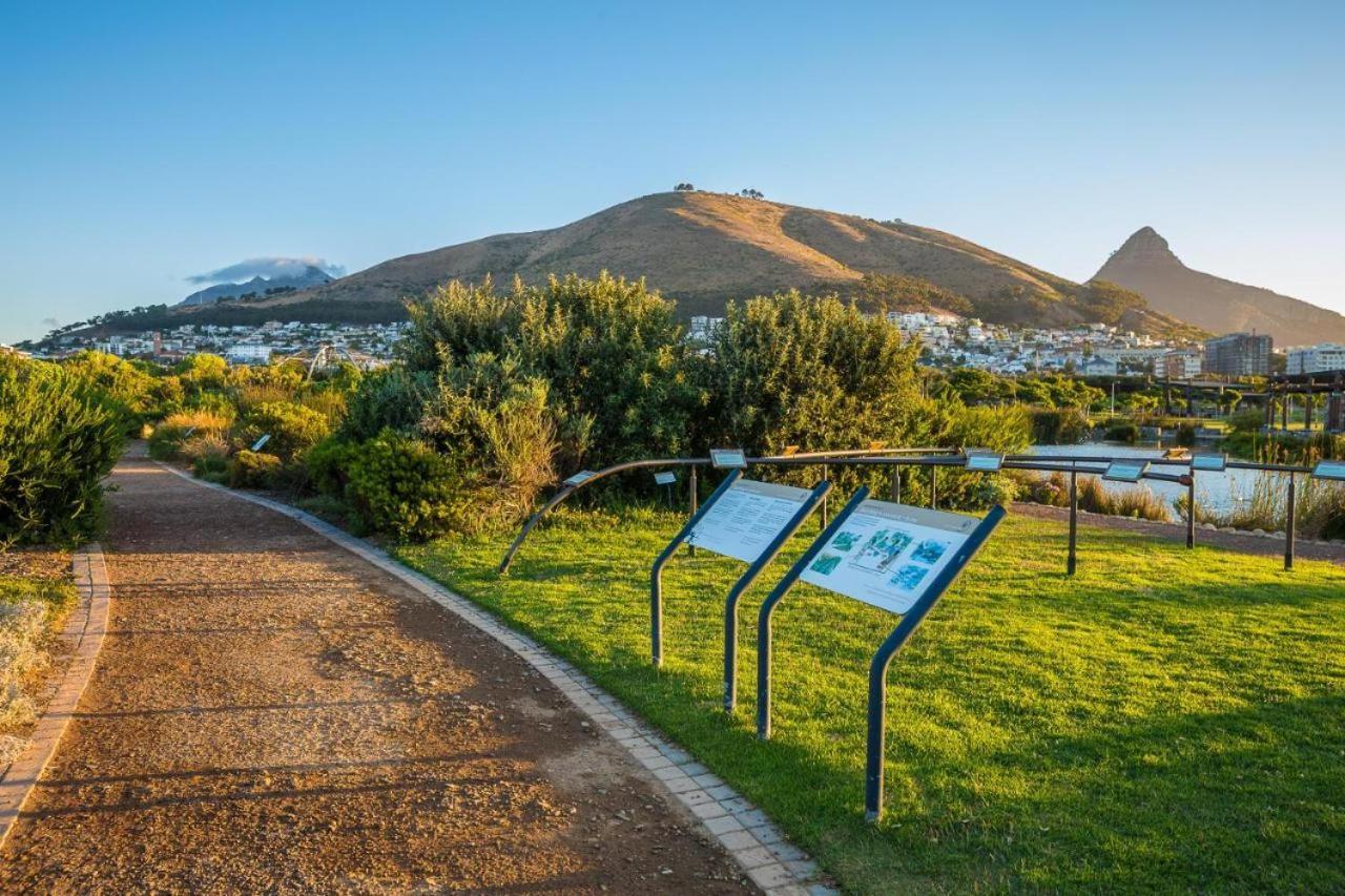 Luxury Apartment, Near V&a Waterfront And Cpt Stadium *